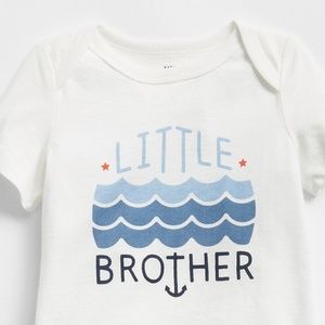 NEW NWT short sleeve GAP print bodysuit 12-18m